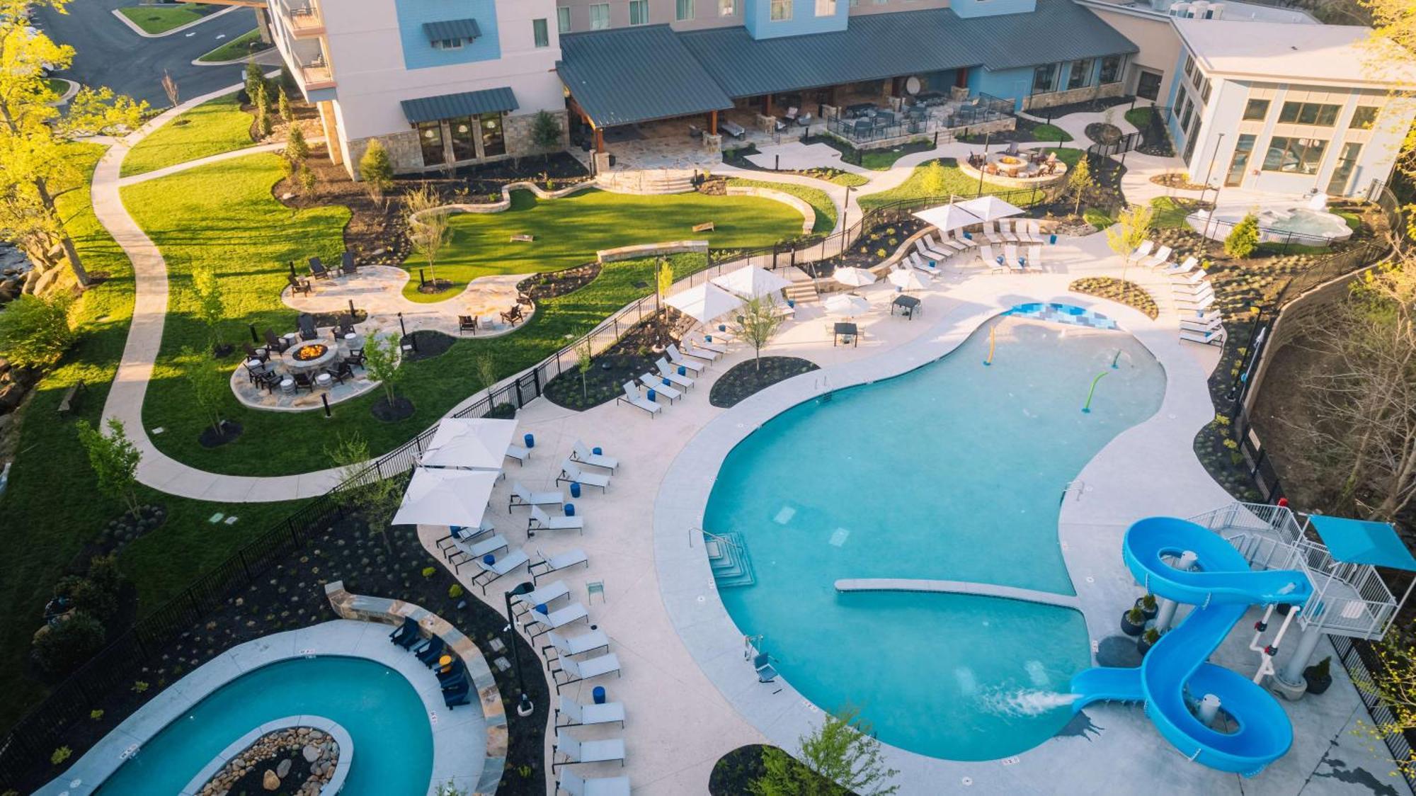 Embassy Suites By Hilton Gatlinburg Resort Exterior foto