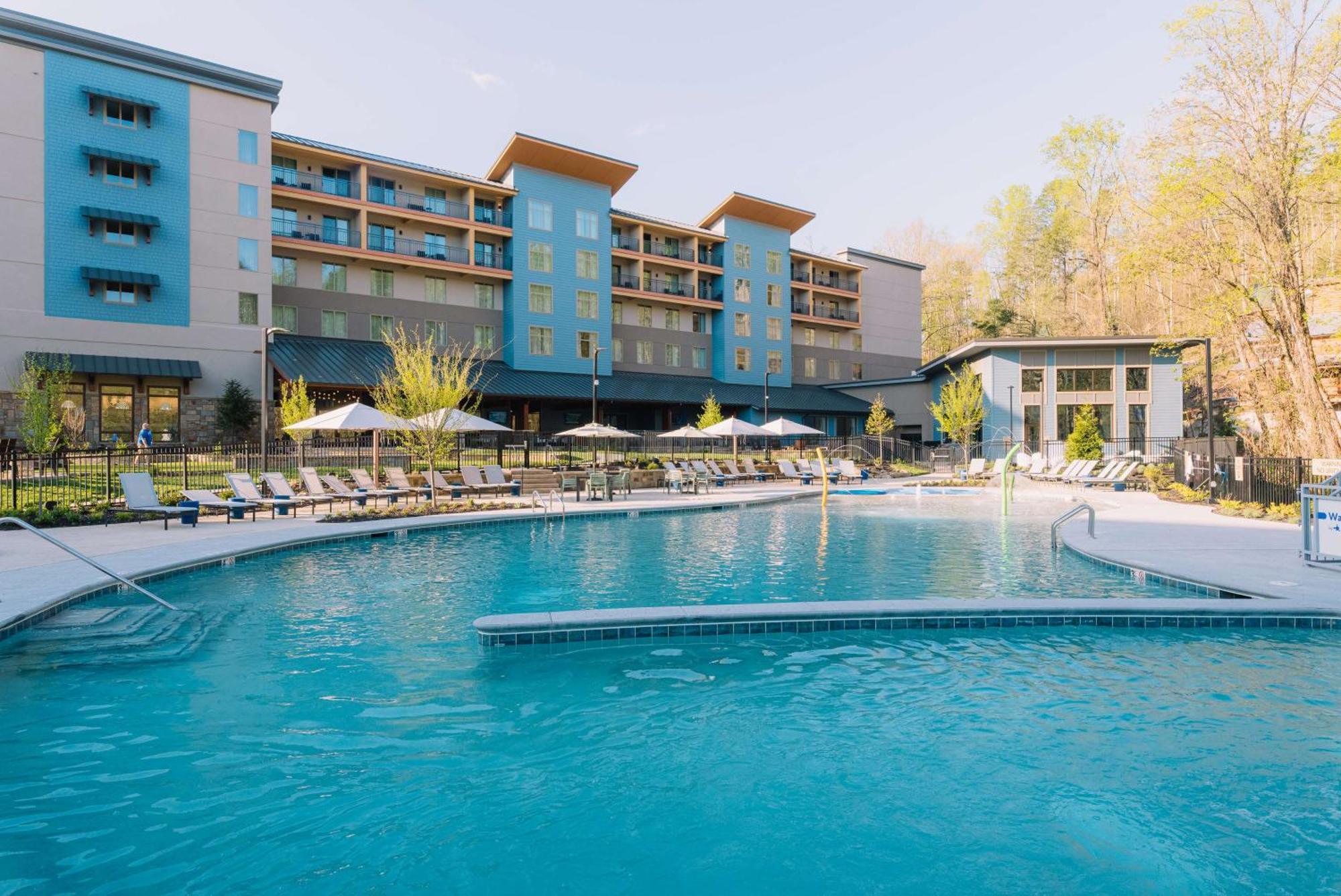 Embassy Suites By Hilton Gatlinburg Resort Exterior foto