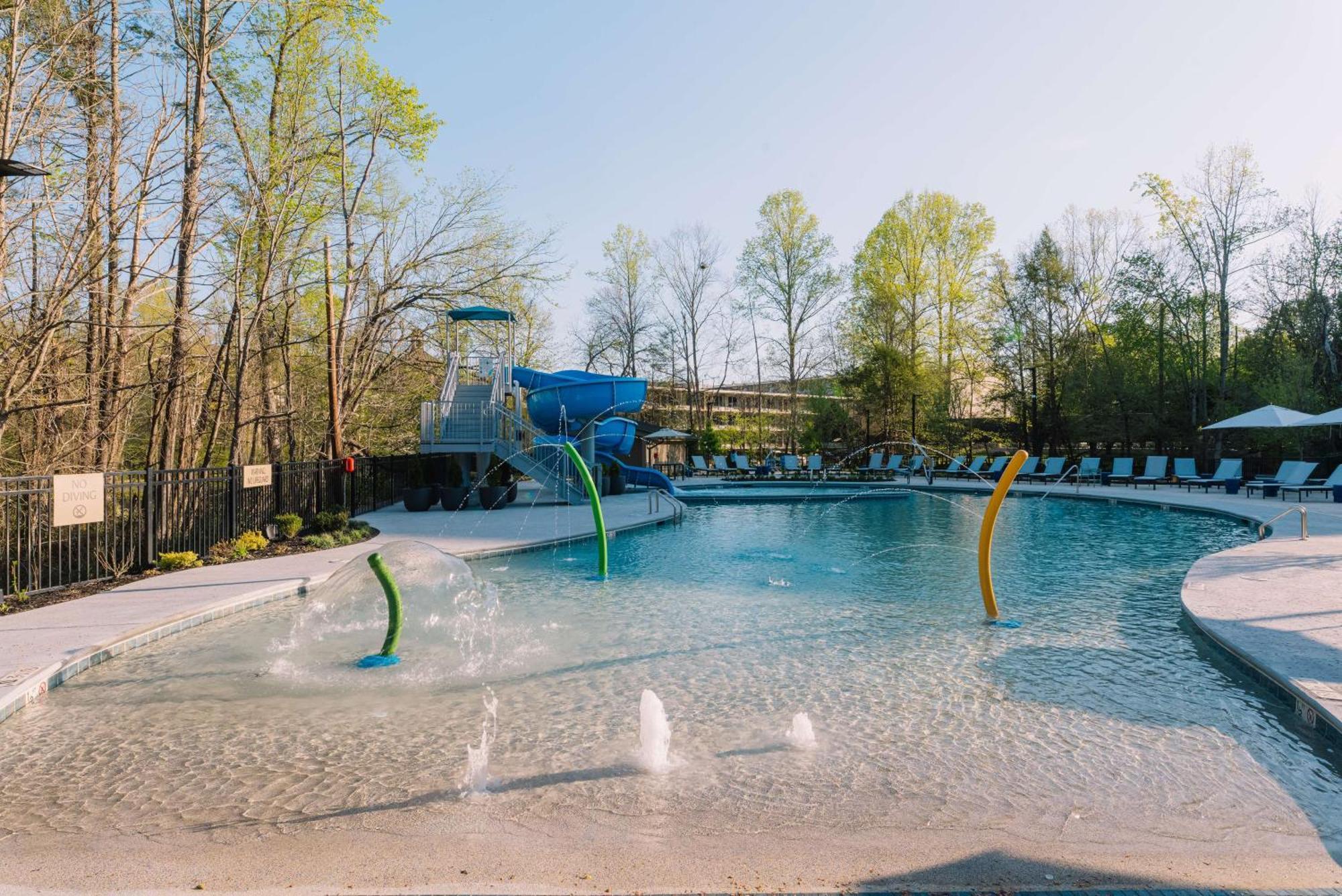 Embassy Suites By Hilton Gatlinburg Resort Exterior foto