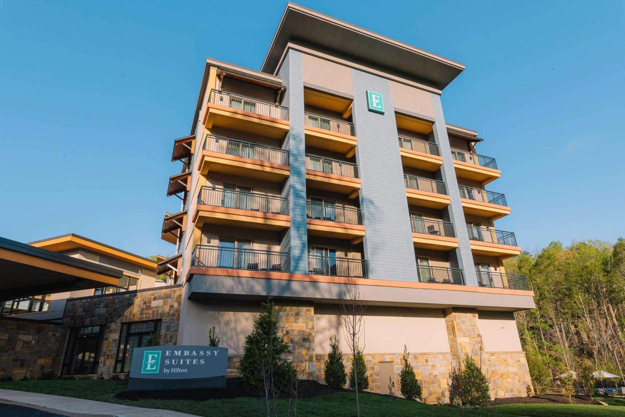 Embassy Suites By Hilton Gatlinburg Resort Exterior foto